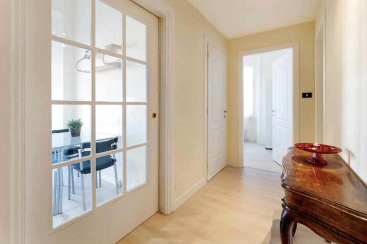 Sunny Flat In Elegant Building Close To Colosseum روما المظهر الخارجي الصورة