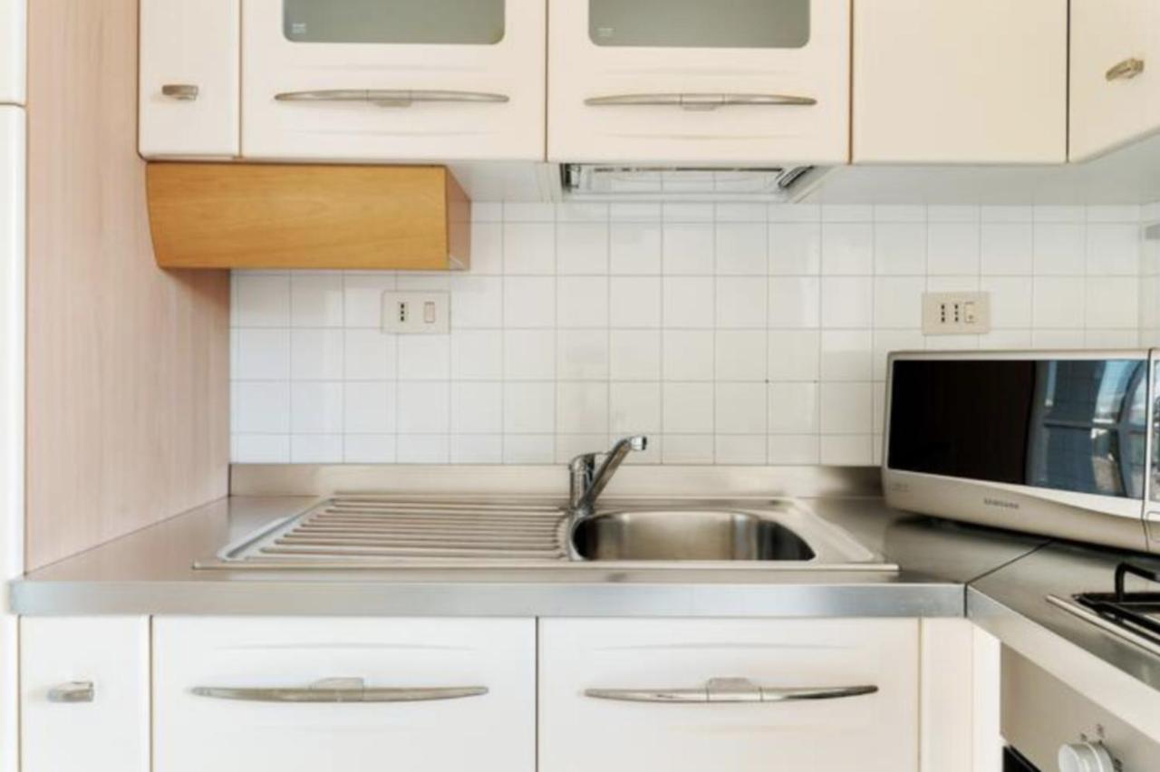 Sunny Flat In Elegant Building Close To Colosseum روما المظهر الخارجي الصورة