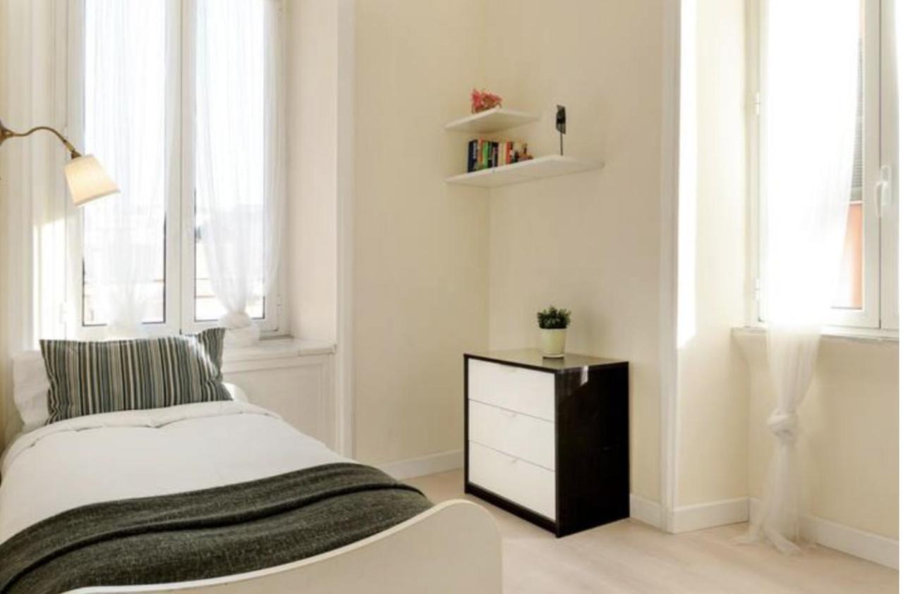 Sunny Flat In Elegant Building Close To Colosseum روما المظهر الخارجي الصورة