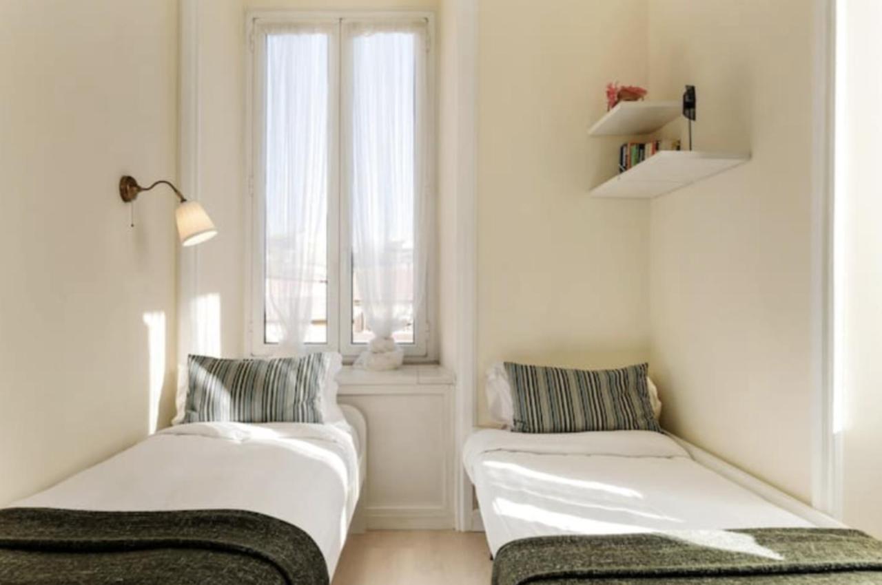 Sunny Flat In Elegant Building Close To Colosseum روما المظهر الخارجي الصورة